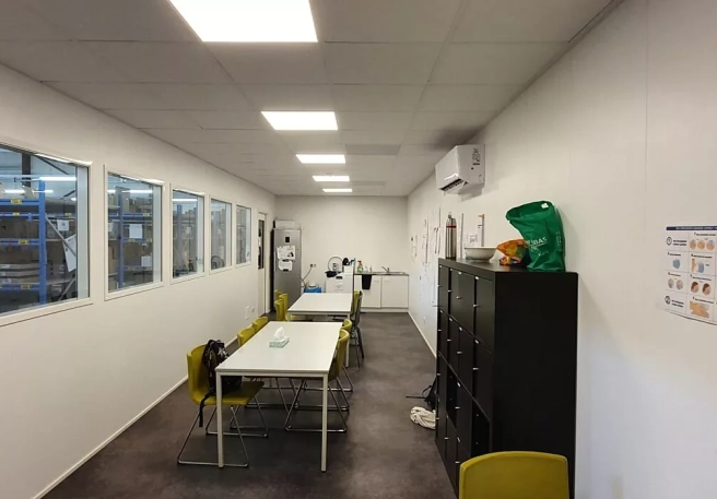 Installatie Cafetaria in magazijn